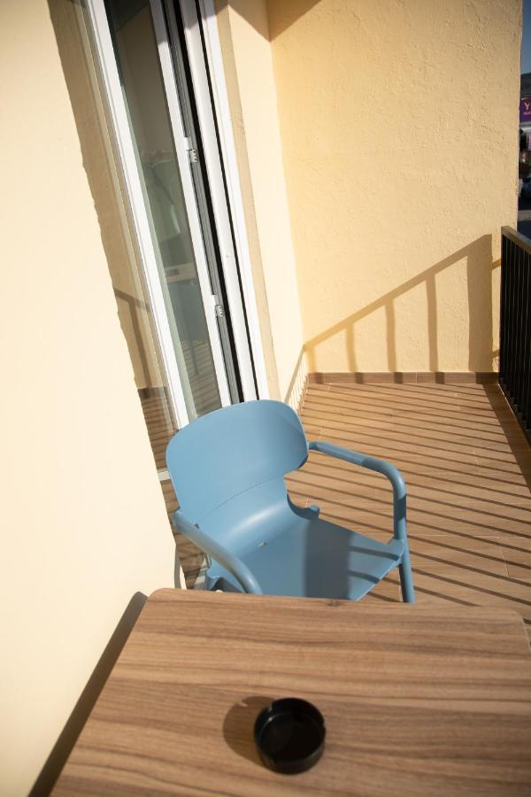 Hotel Los Alamos Boutique Пласенсия Экстерьер фото