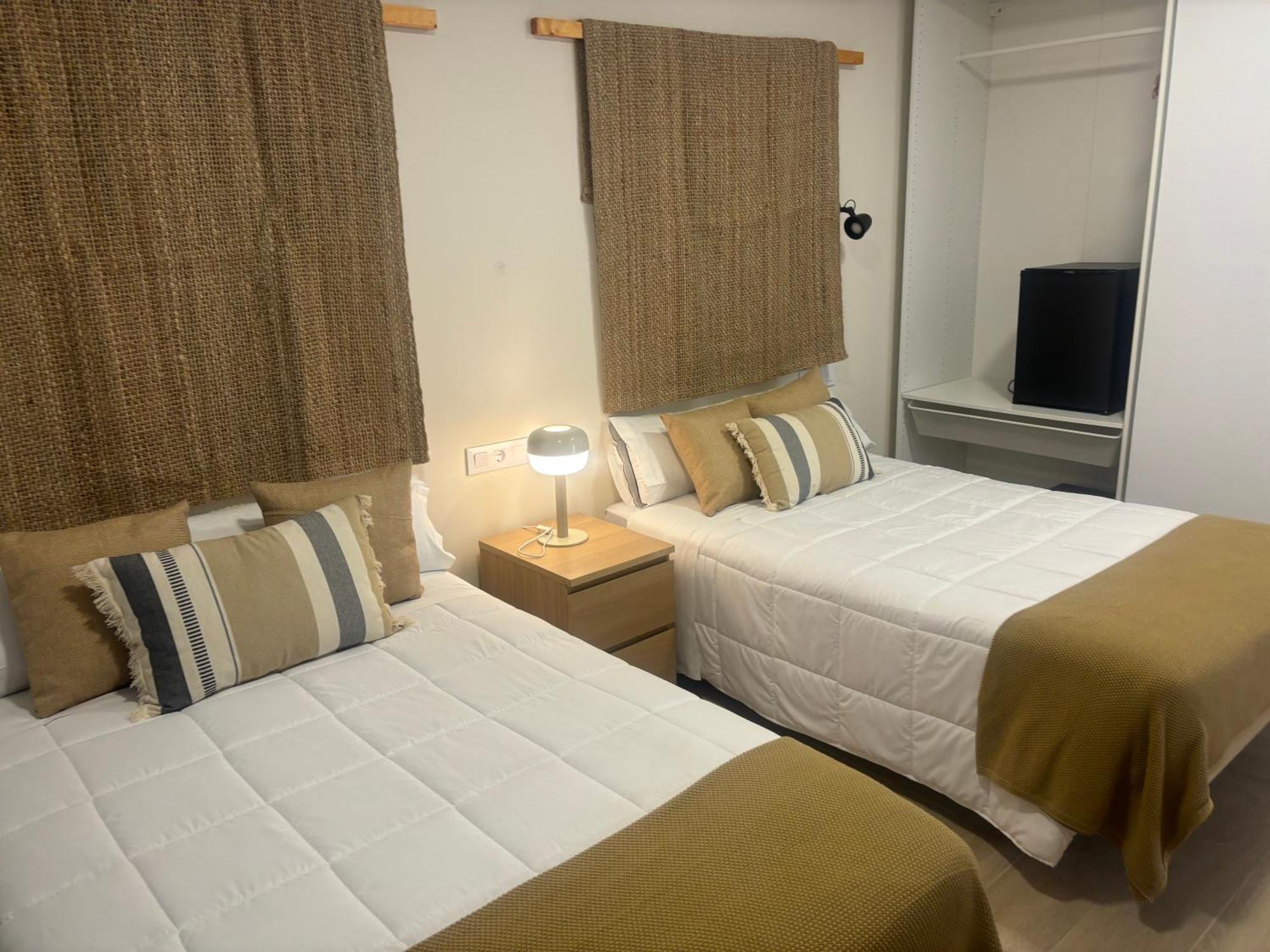 Hotel Los Alamos Boutique Пласенсия Экстерьер фото